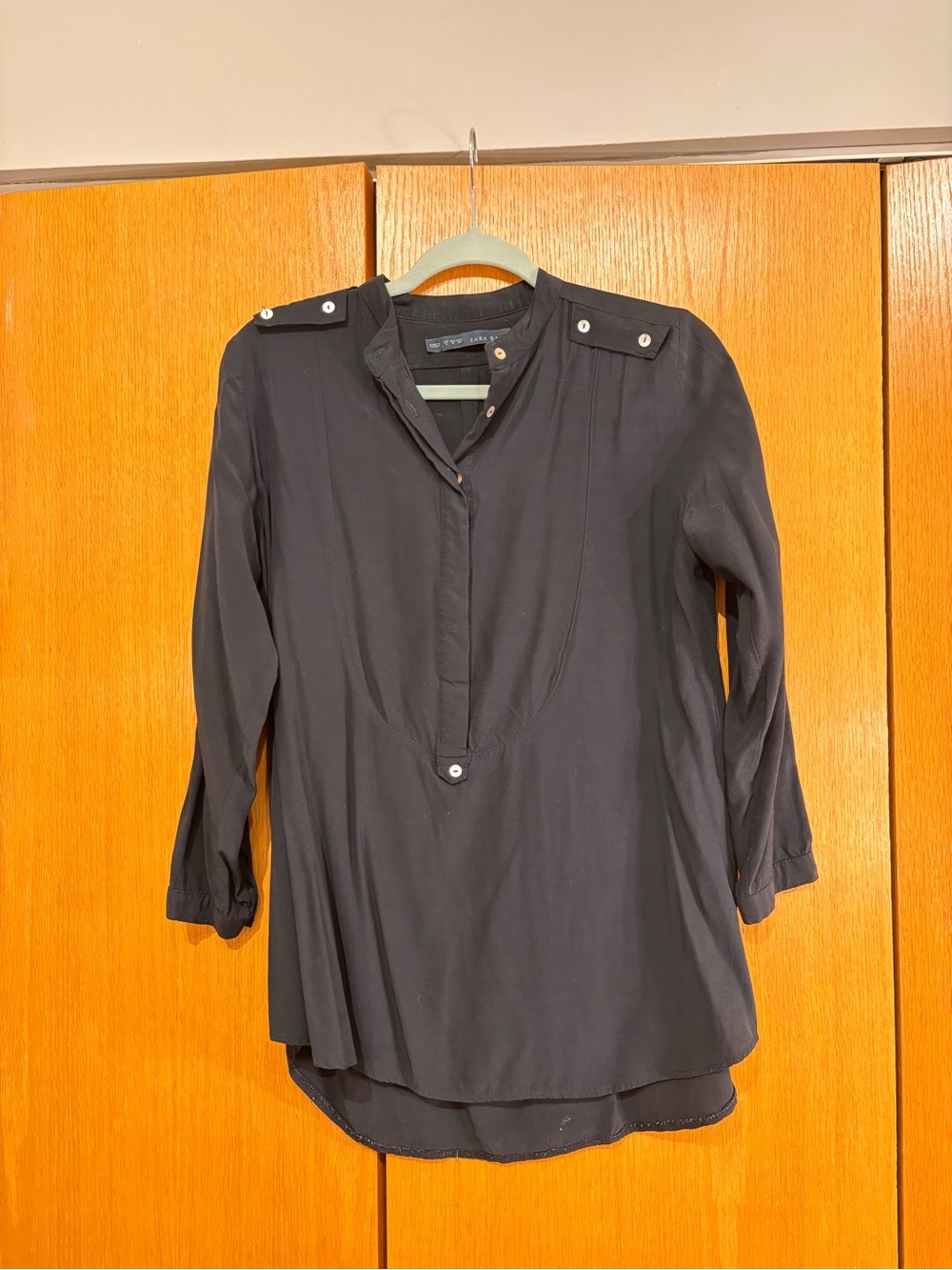 Sz M Zara Women’s Black Button-Accent Tunic Top